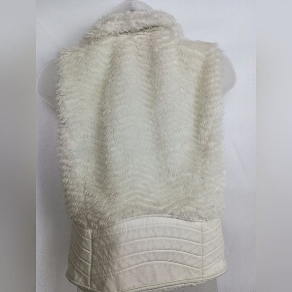 CAVALINI Coquettegirl Cottagecore Women's Cream Sexy Soft Faux Fur Vest (#895) - Picture 6 of 8